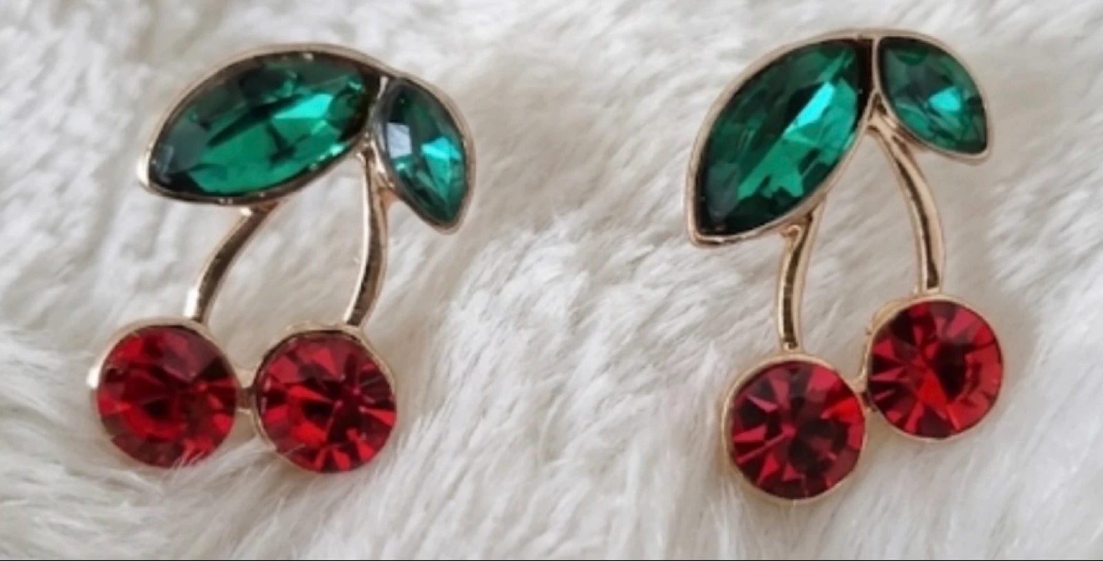 Paire de boucles d’oreilles cerises en acier inoxydable